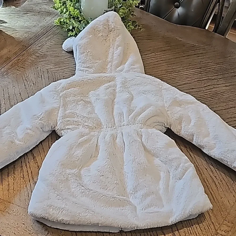 White hooded windproof fleece jacket size 4/5T